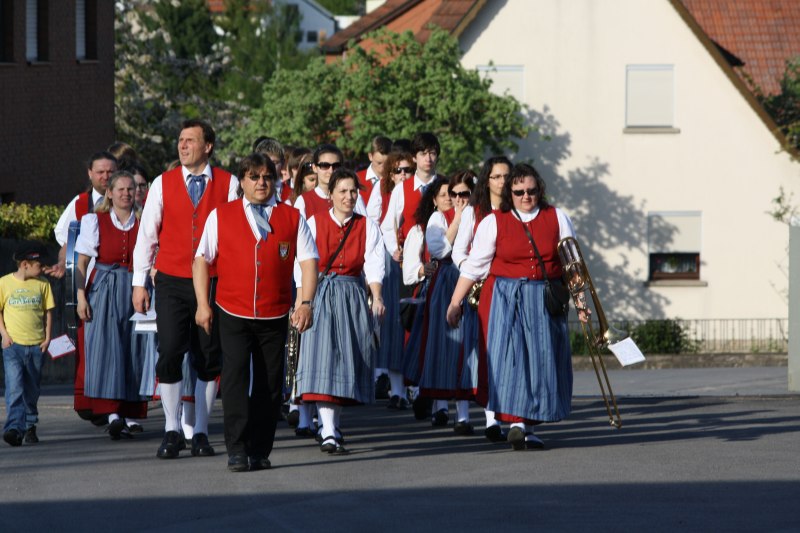 maibaumaufstellung_01.jpg
