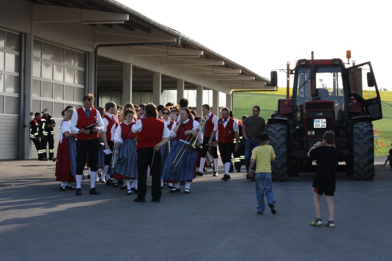 maibaumaufstellung_05.jpg