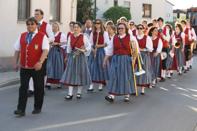 maibaumaufstellung_17.jpg