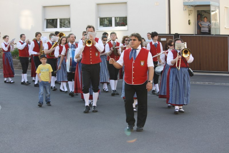maibaumaufstellung_23.jpg