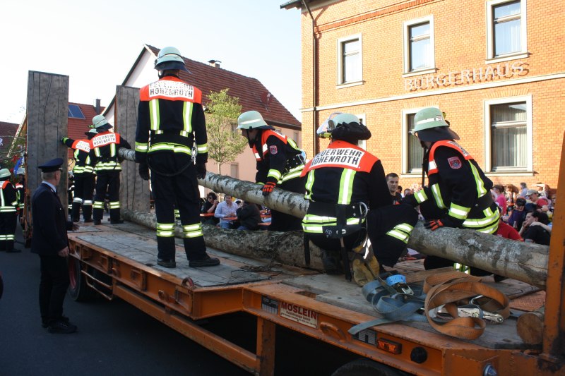maibaumaufstellung_32.jpg