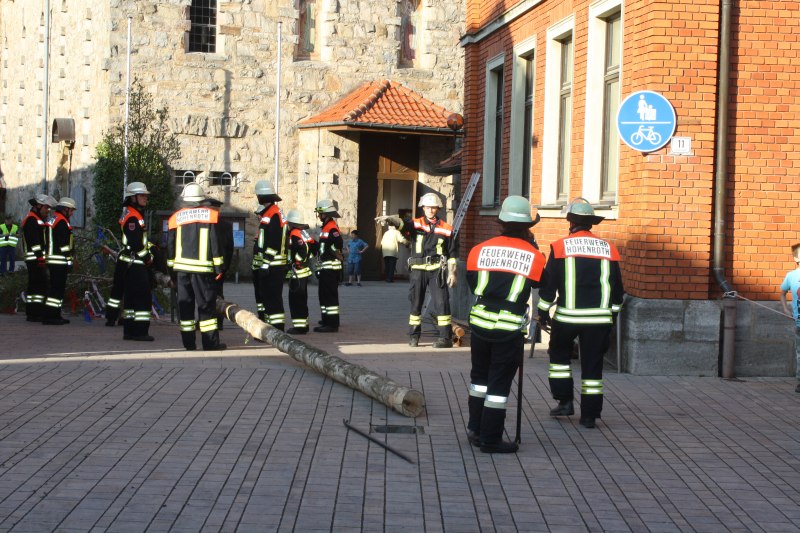 maibaumaufstellung_42.jpg