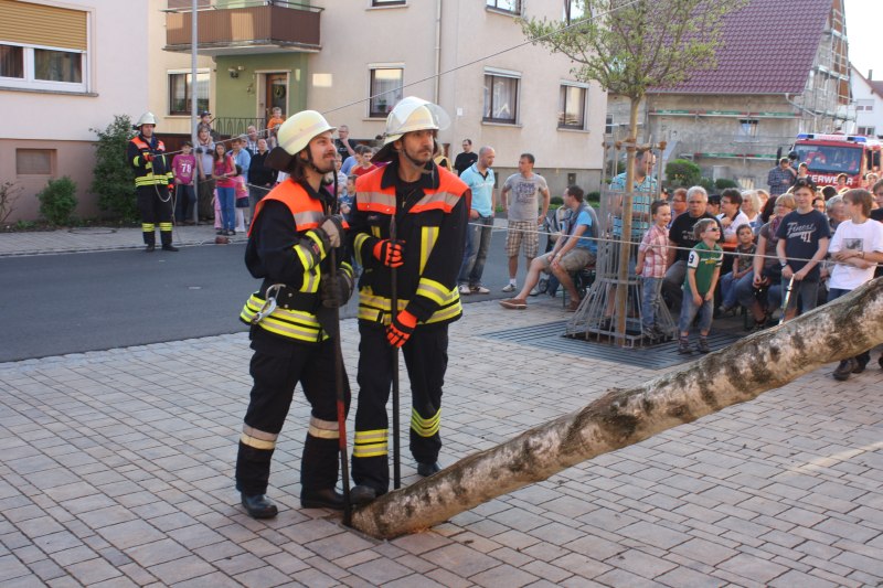 maibaumaufstellung_57.jpg