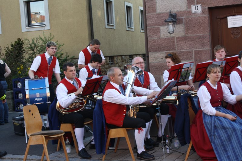 maibaumaufstellung_66.jpg