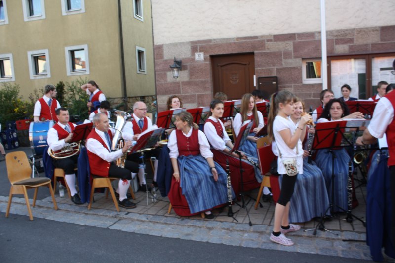 maibaumaufstellung_85.jpg