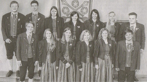 F&uuml;r zehn Jahre aktive Musikert&auml;tigkeit beim Musikverein Hohenroth wurden diese jungen Leute geehrt.