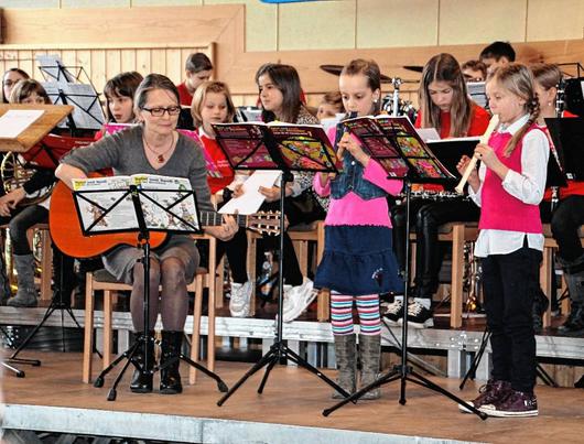 Das Kaffeekonzert der Jugend des Musikvereins Hohenroth in der Mehrzweckhalle sorgte f�r viel Begeisterung.
