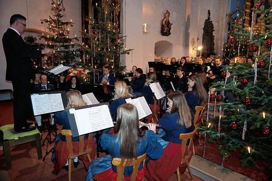 Das traditionelle Dreik�nigskonzert des Musikvereins Hohenroth in der Klosterkirche am Kreuzberg z�hlt zu den musikalischen H�hepunkten des Jahres.