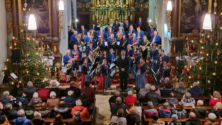 Foto: Diana Kissner | Auf dem Foto das Orchester Musikverein Hohenroth