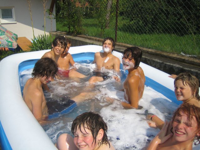 beachparty_04.jpg