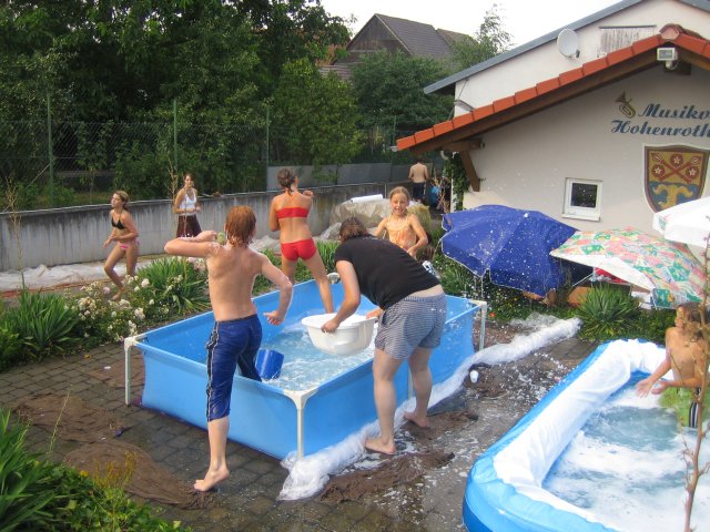 beachparty_26.jpg